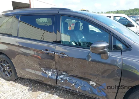 2020 Chrysler Pacifica Touring L z USA, uszkodzony, nr VIN 2C4RC1BG4LR247756